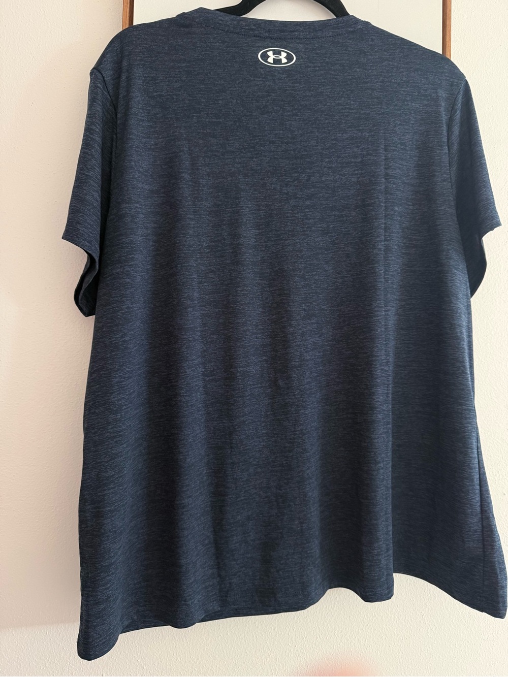Under Armour Women’s Heather Navy Short-Sleeve V-Neck Performance Tee - Picture 2 of 4